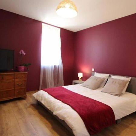 Petit Appartement Confortable Châteaubourg エクステリア 写真
