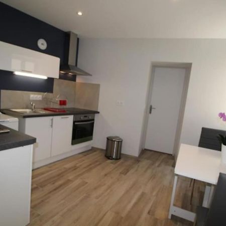 Petit Appartement Confortable Châteaubourg エクステリア 写真
